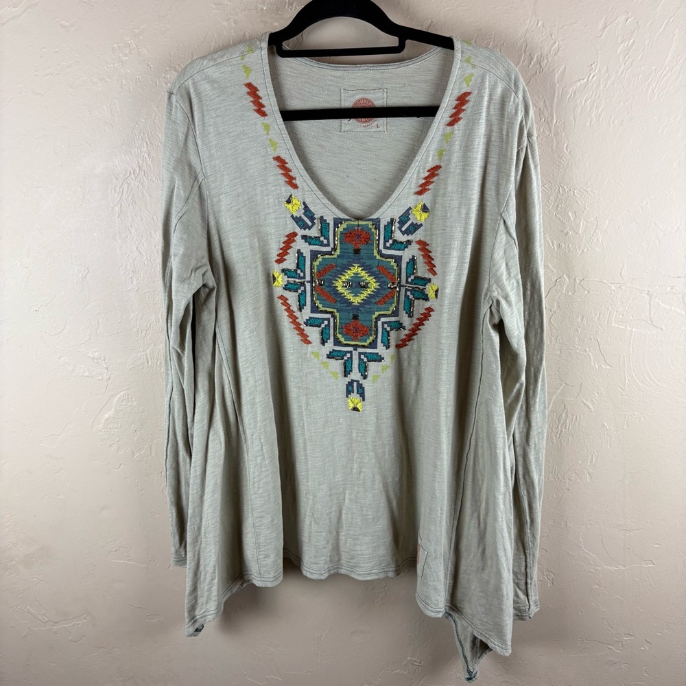 Double D Ranch Embroidered Embellished V-Neck Top Tee Western Long Sleeve Large